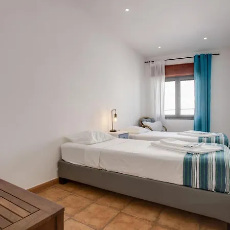 Casa Flores Vila do Bispo